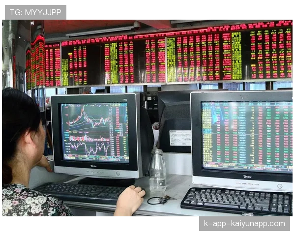 四名证券从业者踩线炒股,被罚金额惊人,证券从业 炒股 处罚 四名证券从业者踩线炒股,被罚金额惊人,证券从业 炒股 处罚